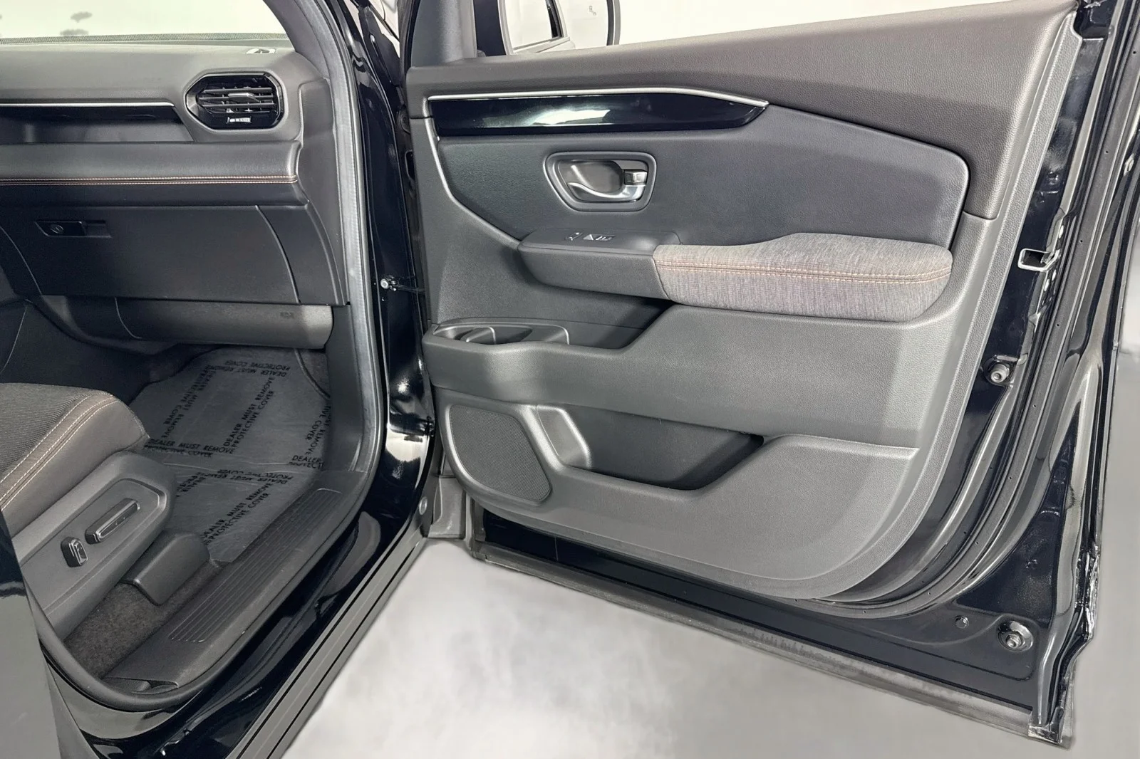 Used 2024 CRYSTAL BLACK Honda Sport AWD image 24