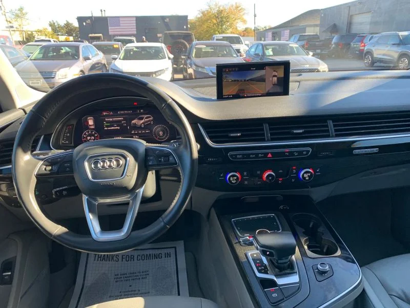 Used 2019 White Audi 55 TFSI Premium Plus Sport Utility 4D image 37