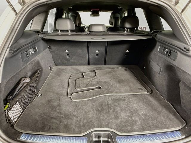 Used 2024  Mercedes-Benz GLC 300 image 25