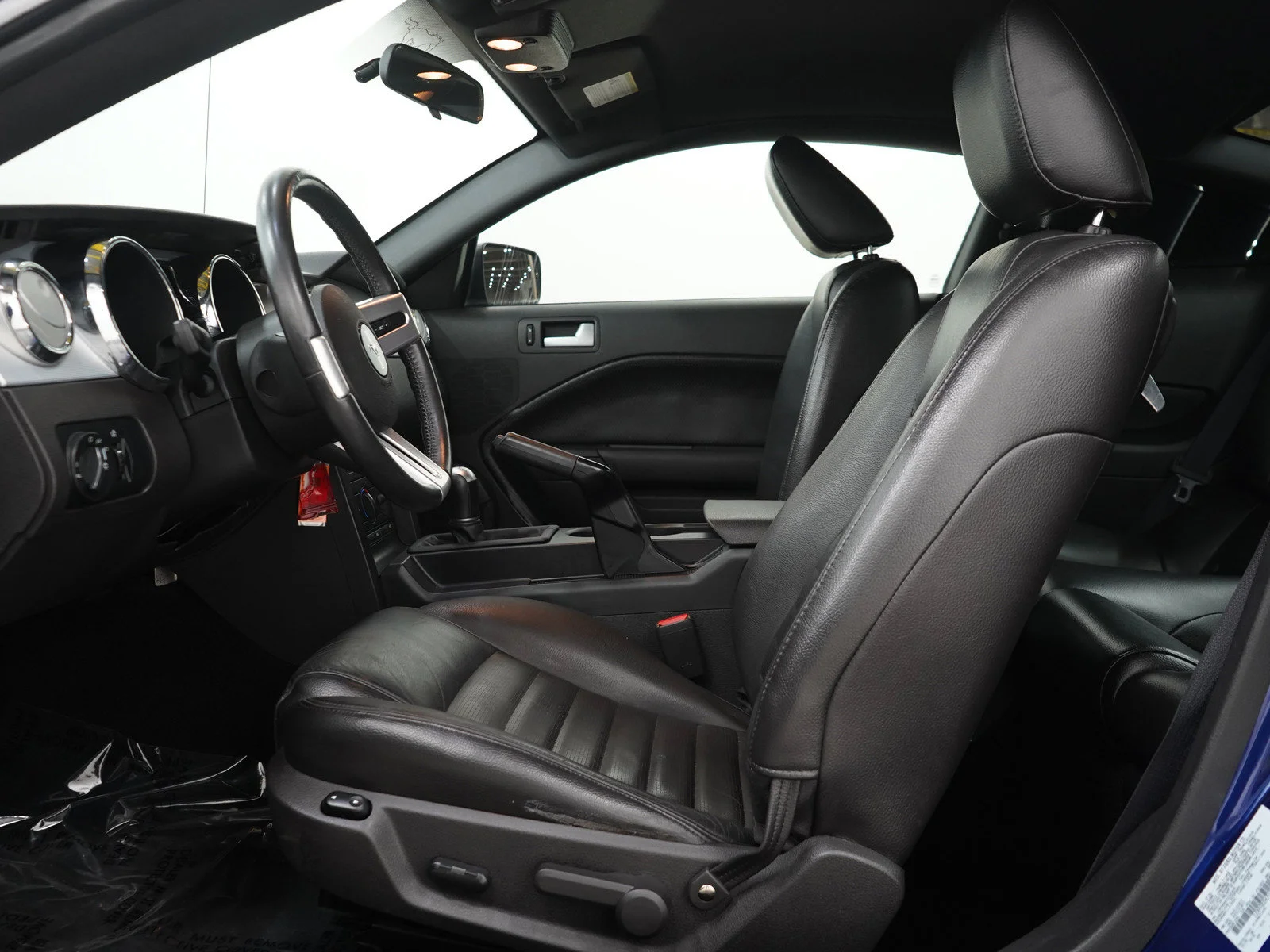 Used 2005  Ford GT Premium image 15