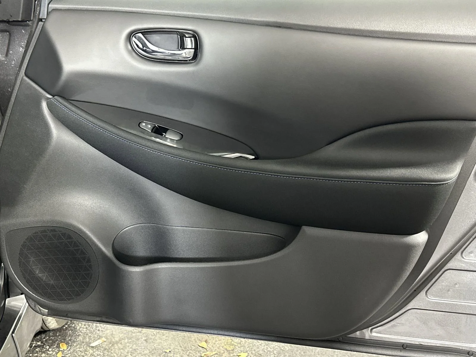 New 2025 Gray Nissan SV Plus image 31