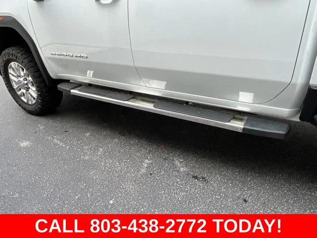 Used 2022 White GMC SLE image 27