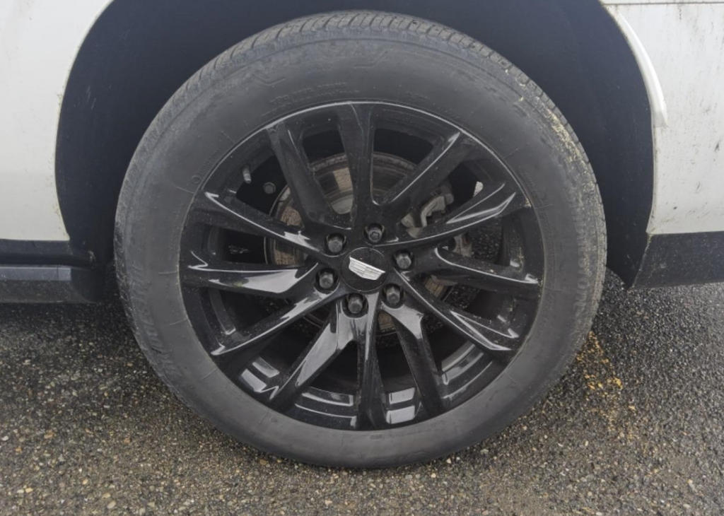 Used 2023 White Cadillac Sport Platinum image 5