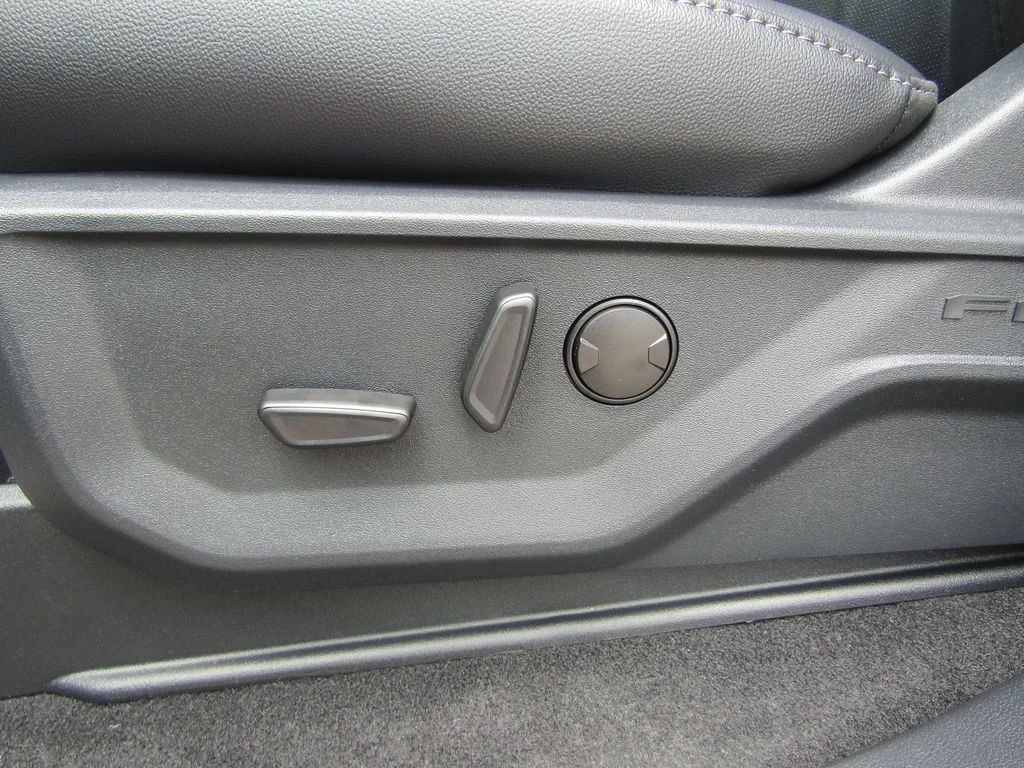 New 2026 Ruby Red Metallic Tinted Clearcoat Ford Lariat® image 30