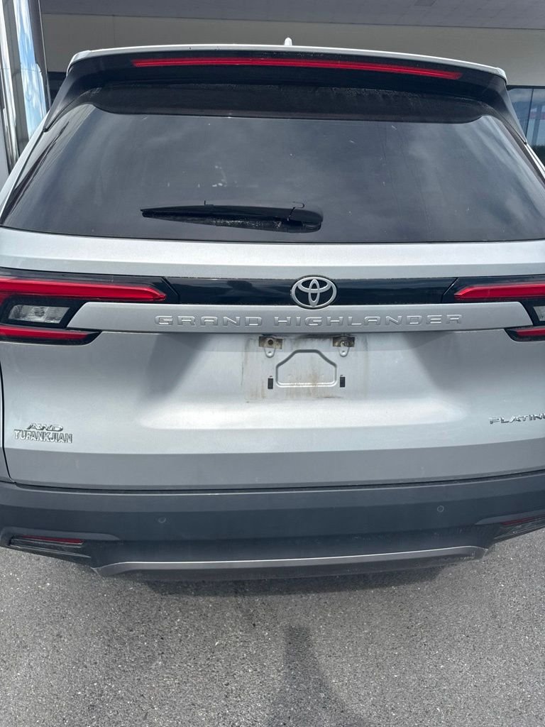 Used 2024 Silver Toyota Platinum image 7