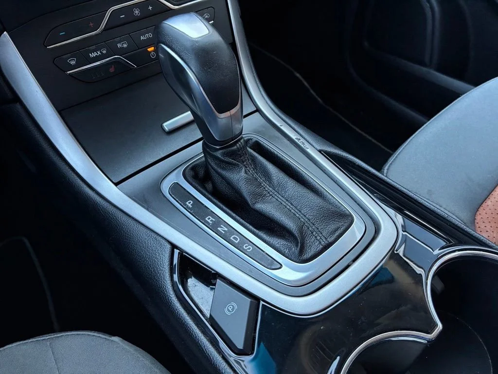 Used 2018 Shadow Black Ford SEL image 32