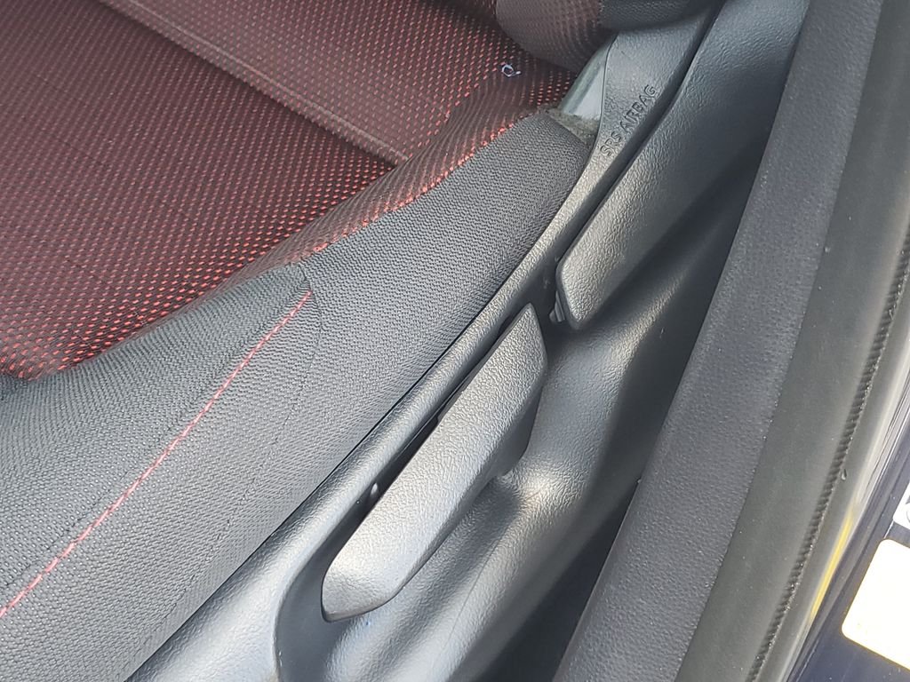 2025 Toyota Corolla SE - Photo 16