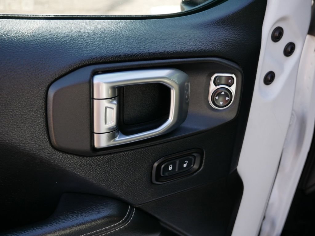 Certified Used 2018 White Jeep Unlimited Sahara image 17