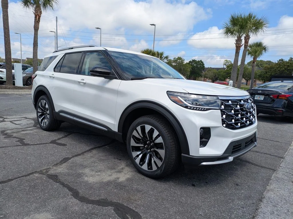 2026 Ford Explorer Platinum 4WD's photo