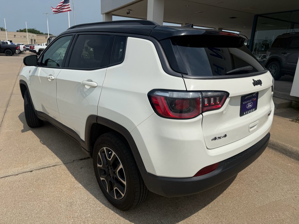 Used 2020 White Clearcoat Jeep Trailhawk image 8