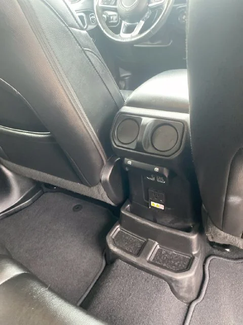 Used 2019 Granite Crystal Clearcoat Metallic Jeep Unlimited Sahara image 20