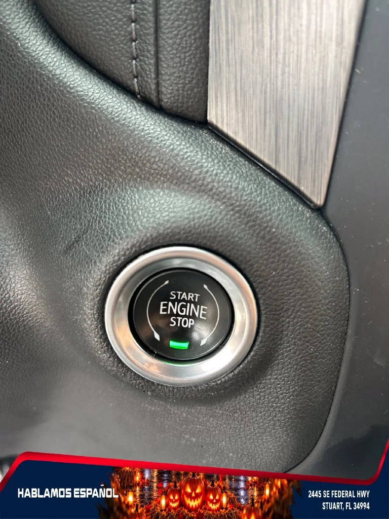 Used 2021 WHITE FROST TRICOAT GMC Denali image 15