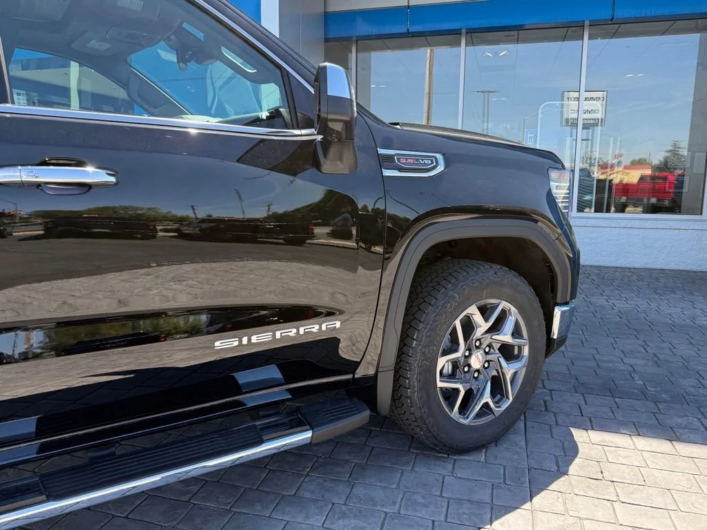 New 2026 Onyx Black GMC SLT image 11