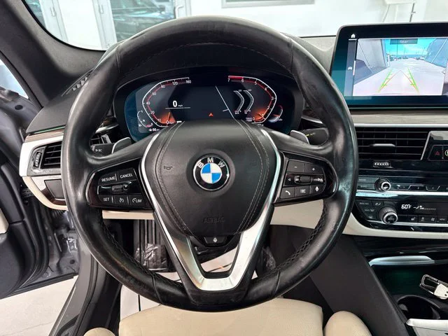 Used 2021 Gray BMW 530i xDrive image 30