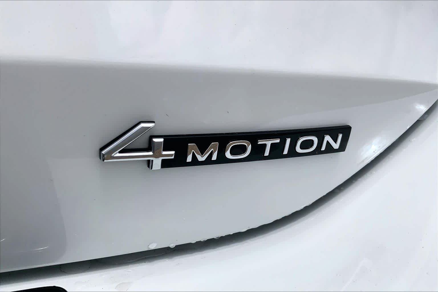 New 2026 Pure White Volkswagen SE image 15