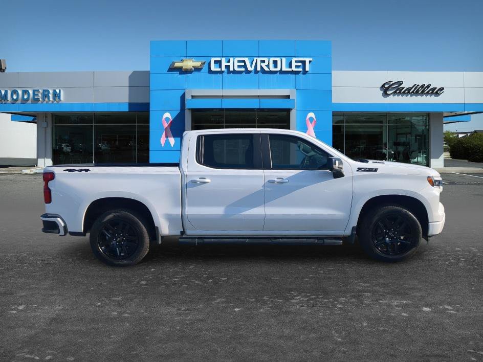 Used 2025 Summit White Chevrolet RST image 6