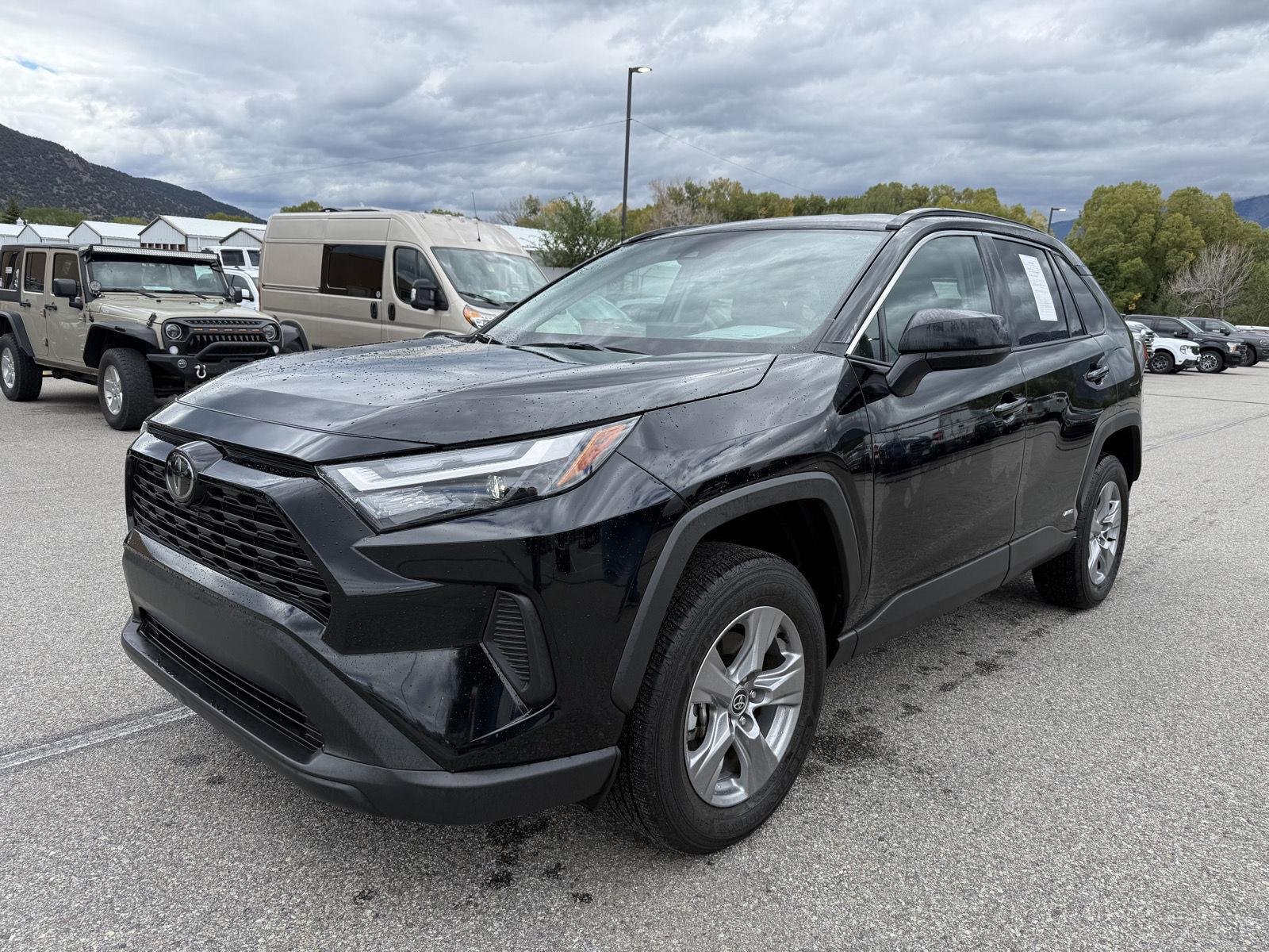 2025 Toyota RAV4 LE