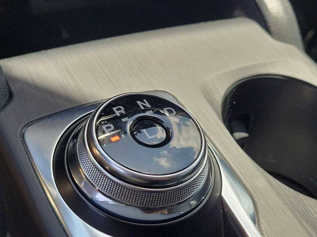 Used 2020 Magnetic Metallic Ford SE Sport image 29
