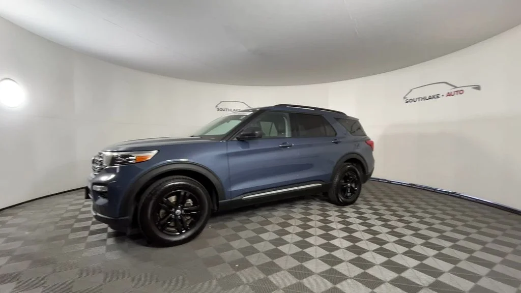 Used 2021 Blue Ford XLT image 4