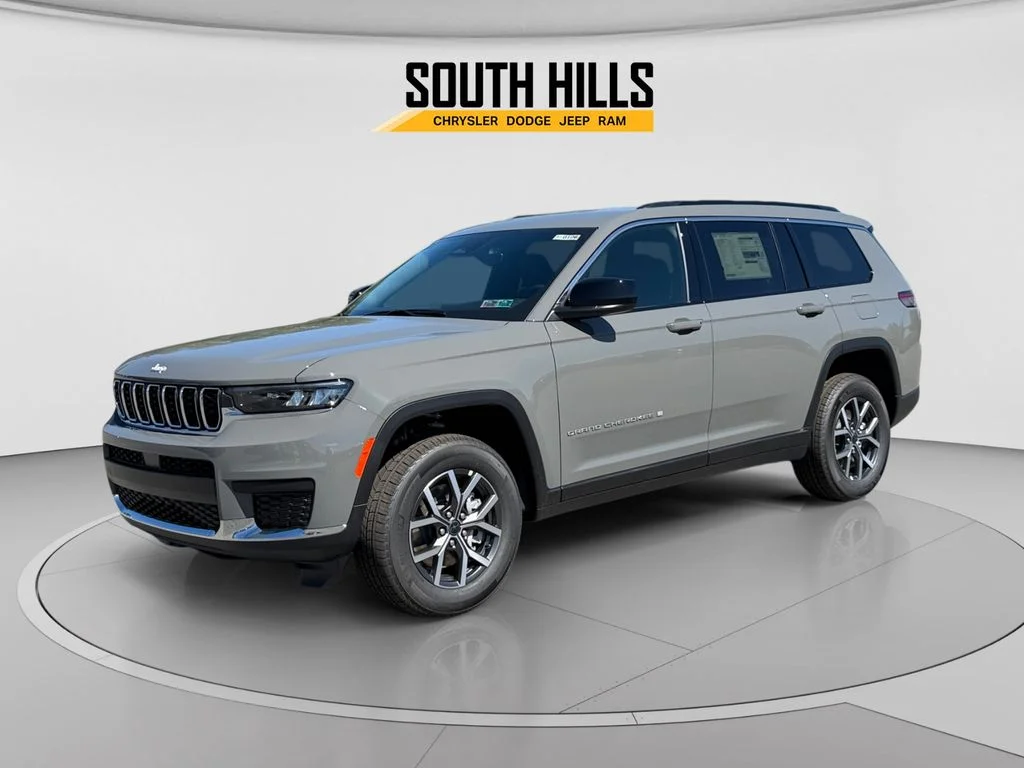 New 2027 Sting-Gray Clearcoat Jeep Laredo image 1