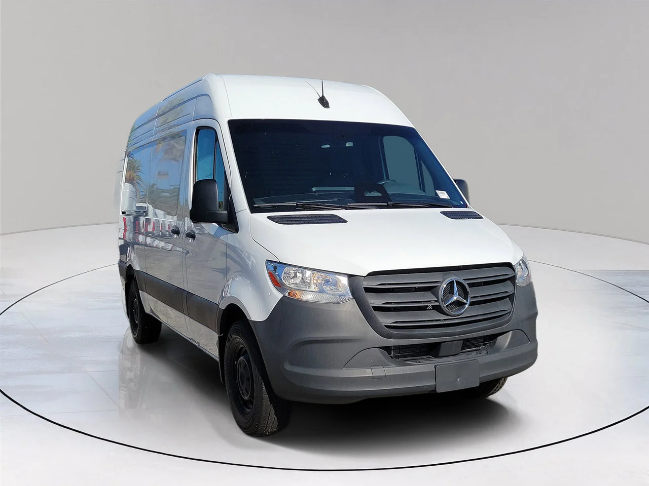 New 2025 Arctic+White Mercedes-Benz Cargo 144 WB image 3