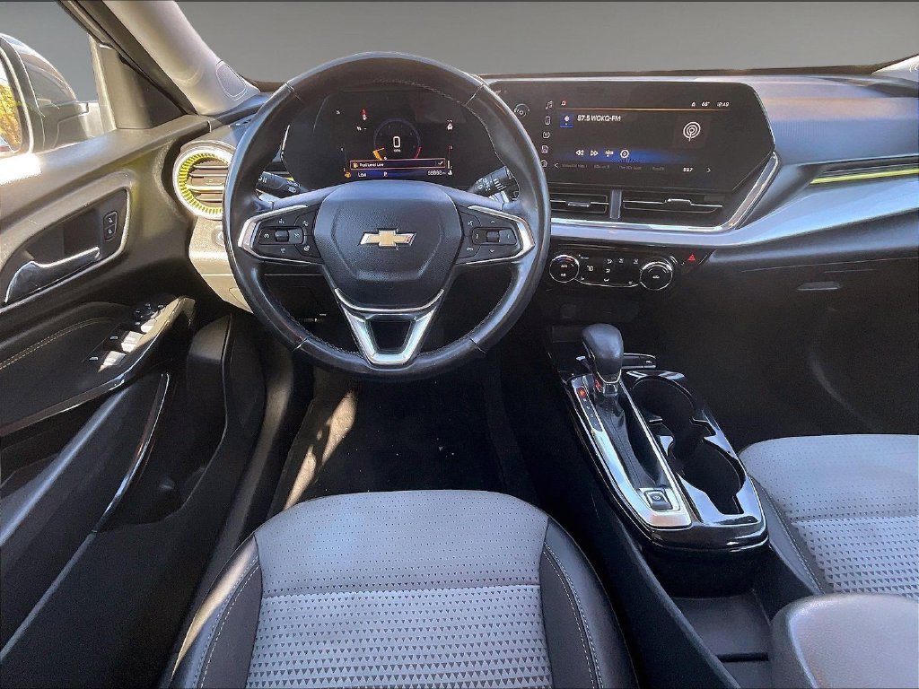 Used 2024 Gray Chevrolet LT image 17