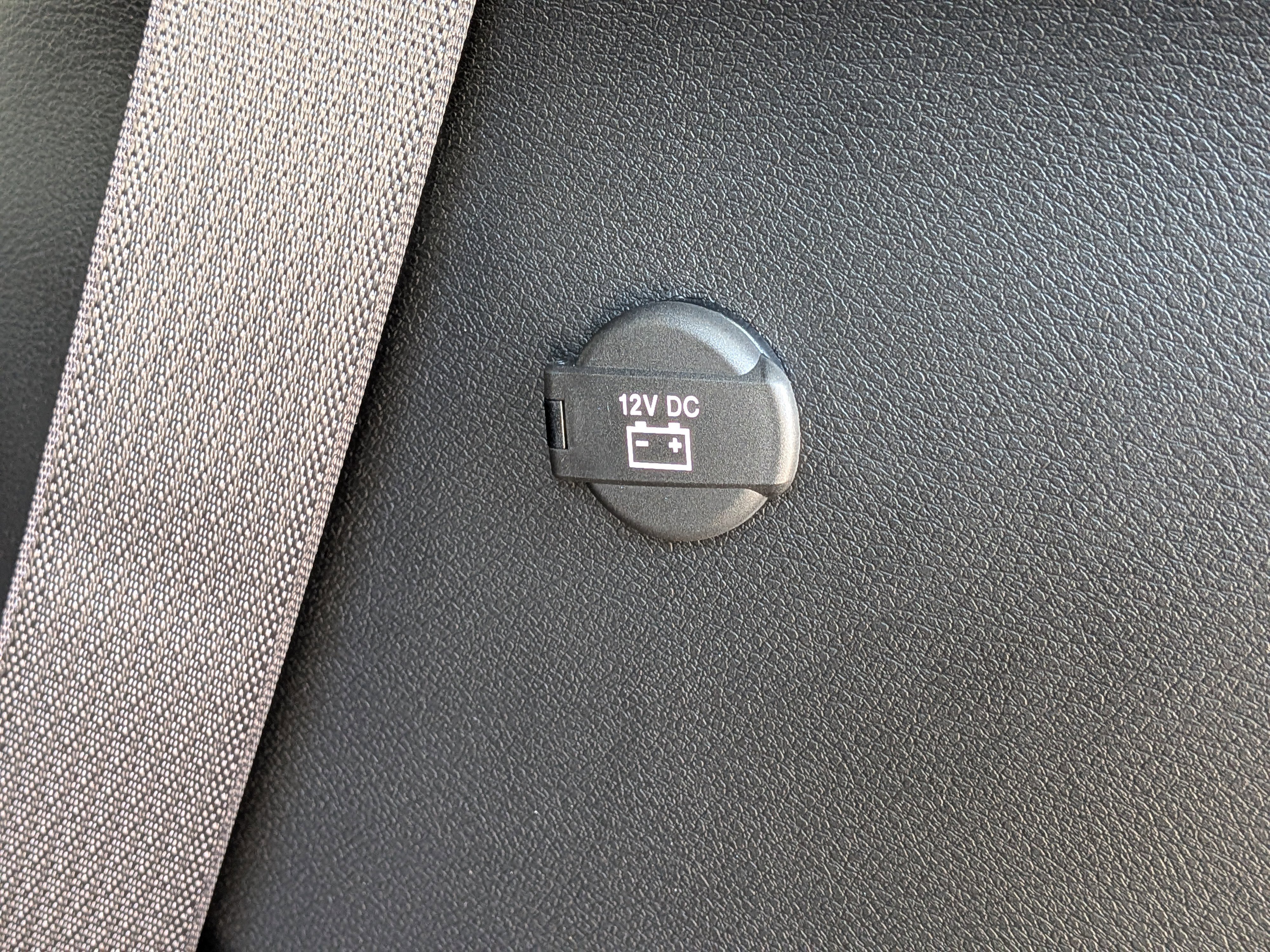 New 2026 Diamond Black Crystal Pearl-Coat Exterior Paint Chrysler Limited image 13