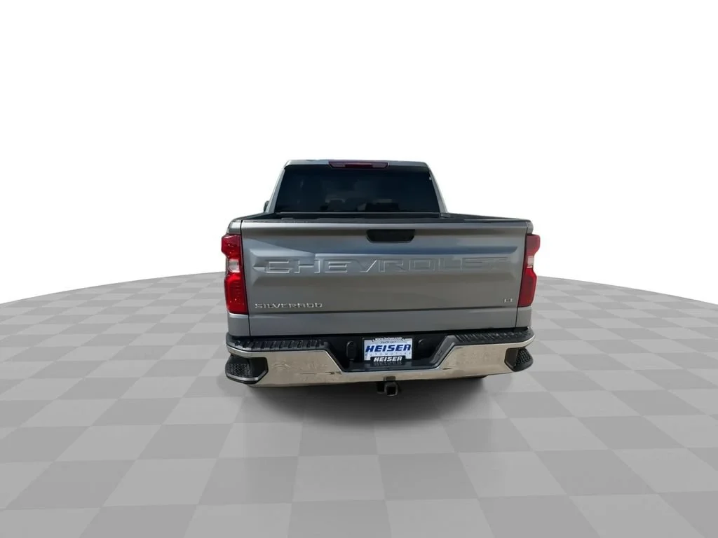 Used 2024 Sterling Gray Metallic Chevrolet LT (2FL) image 7
