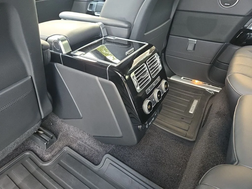 Used 2017 Black Land Rover 5.0L V8 Supercharged image 12