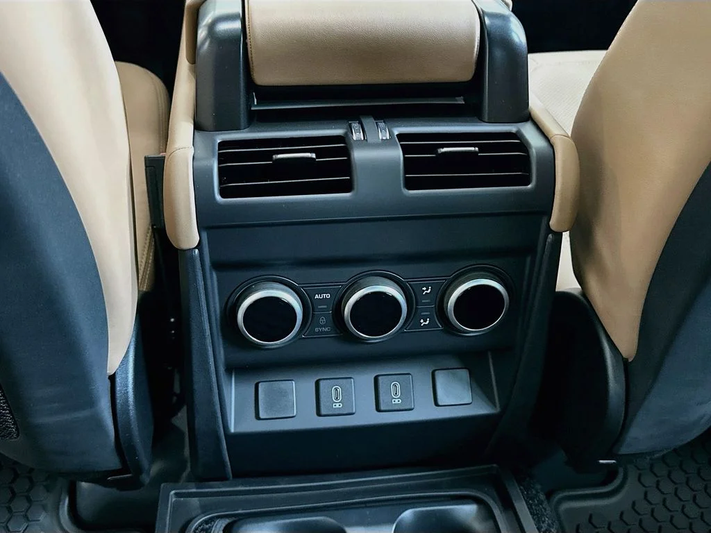 New 2026 Carpathian Gray Premium Metallic Land Rover X-Dynamic SE image 19