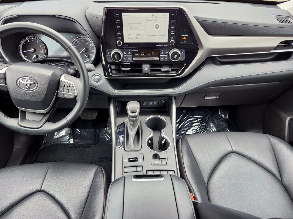 Used 2022 Gray Toyota XLE image 15