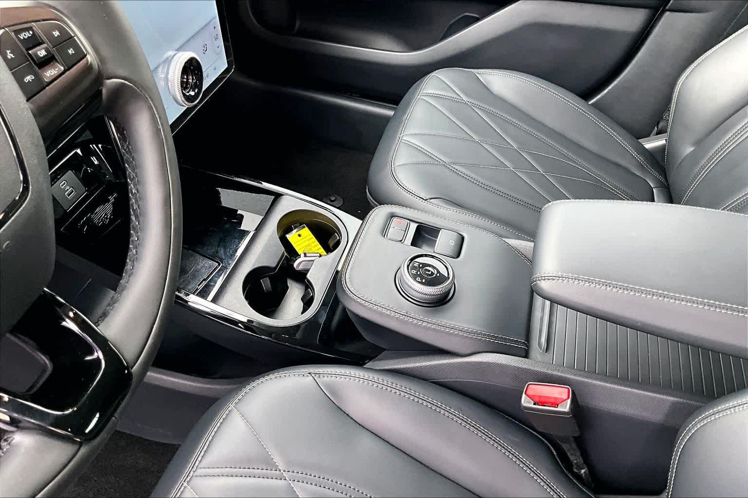 Used 2023 Space White Metallic Ford Select image 16