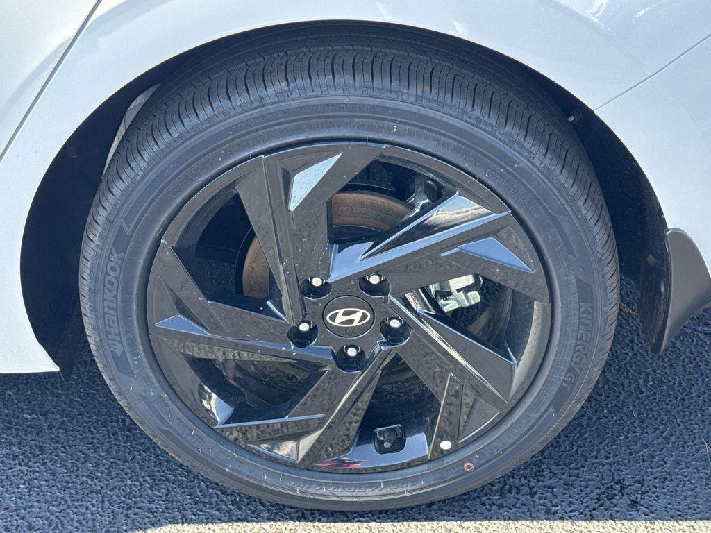 New 2026 White Hyundai SEL Sport Premium image 19