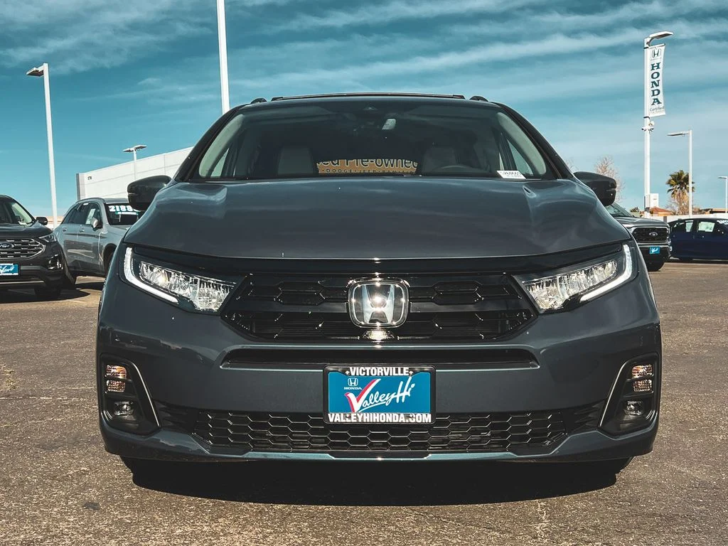 New 2026 Smoke Blue Pearl Honda Touring image 8