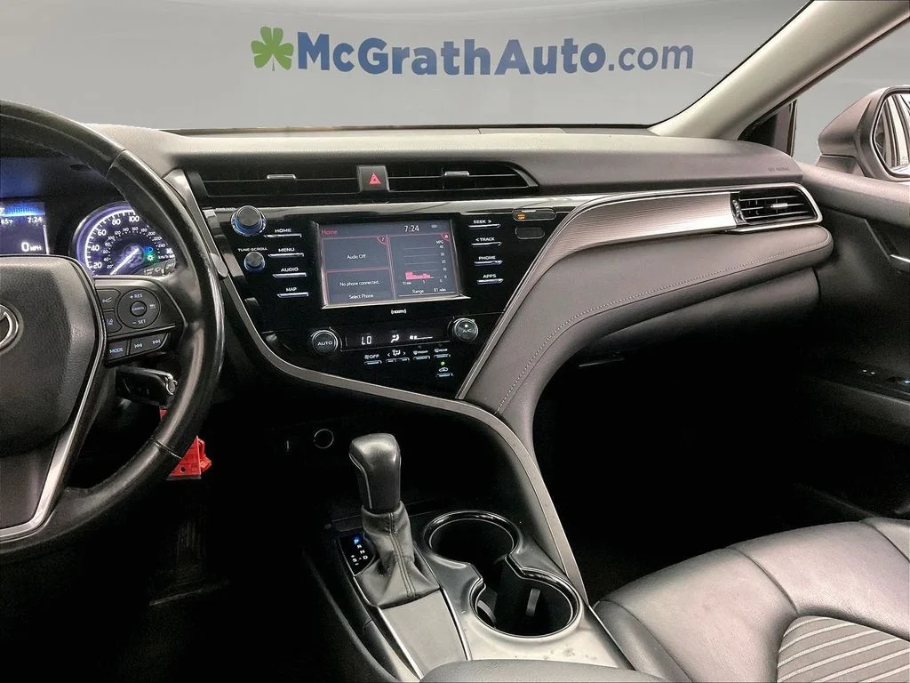 Used 2020 White Toyota SE image 9