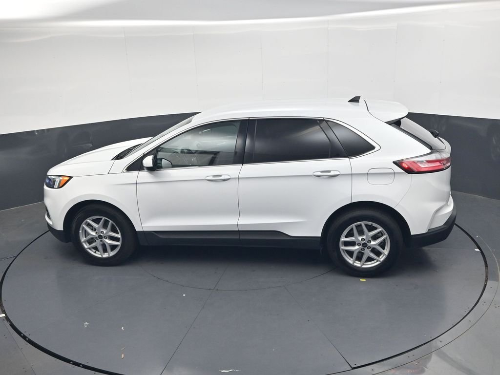 Used 2024 White Ford SEL image 37