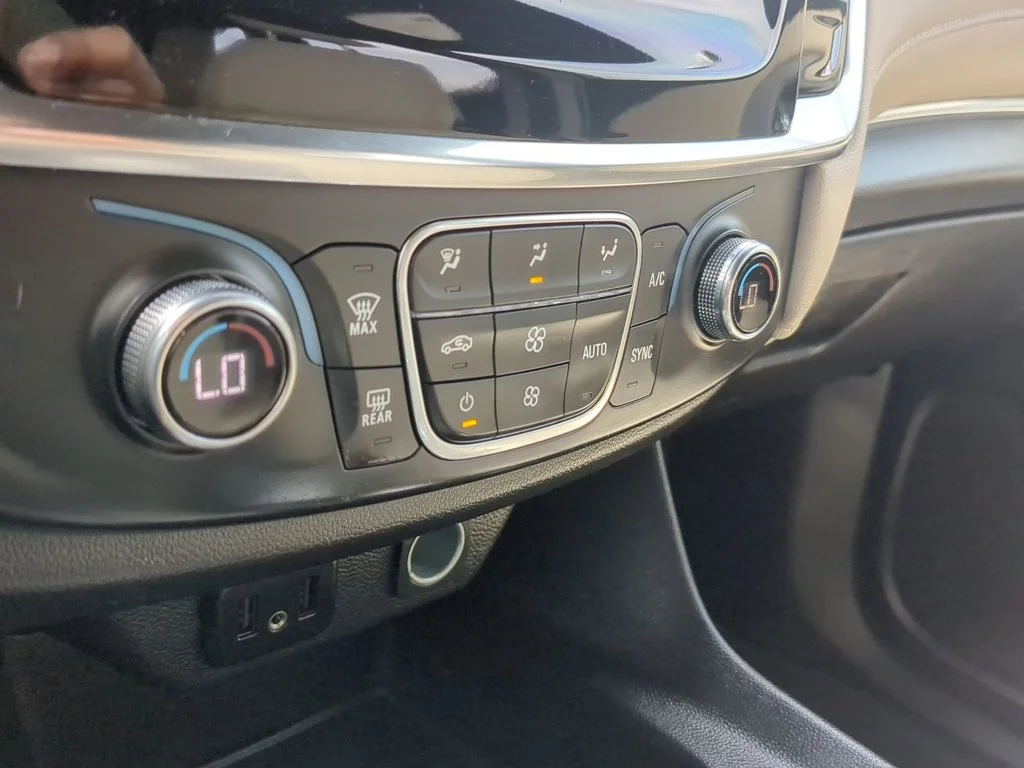 Used 2023 Summit White Chevrolet LS image 17