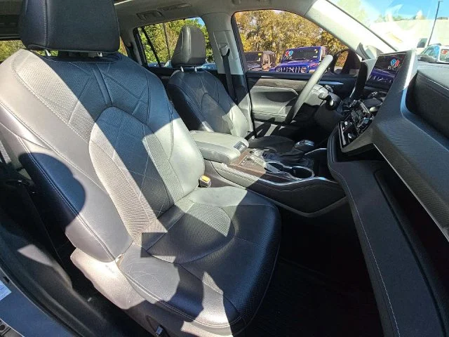 Used 2020 Blue Toyota Platinum image 11