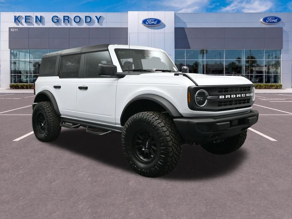 New 2026 Ford Bronco Base 4 Door in Buena Park #MC261082 | Ken