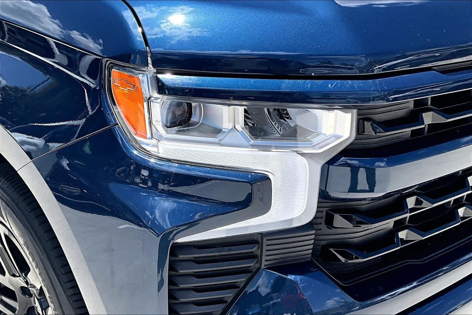 Used 2023 Northsky Blue Metallic Chevrolet RST image 27
