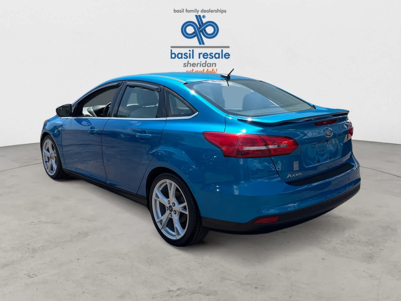 Used 2015 Blue Candy Metallic Tinted Clearcoat Ford Titanium image 4