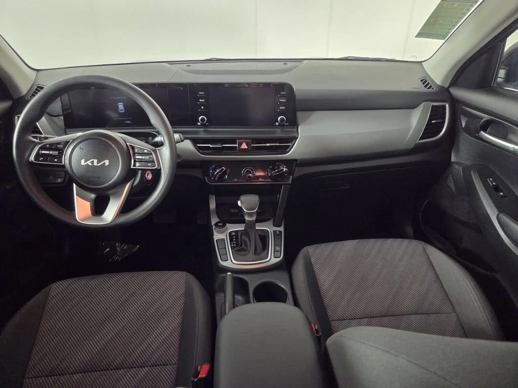 Used 2025 Dark Ocean Blue Kia LX image 27