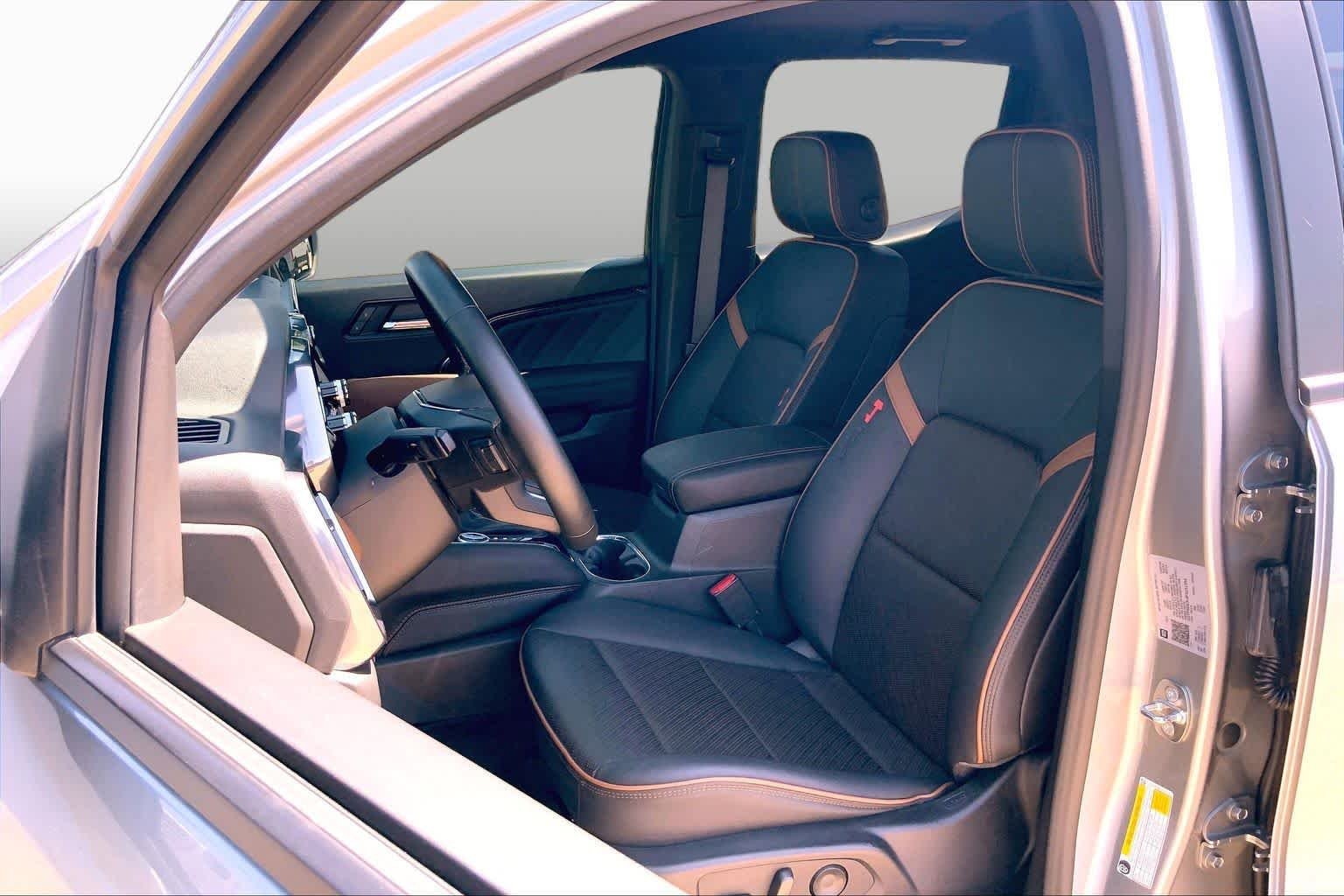 Used 2023 Sterling Metallic GMC 4WD AT4 image 8