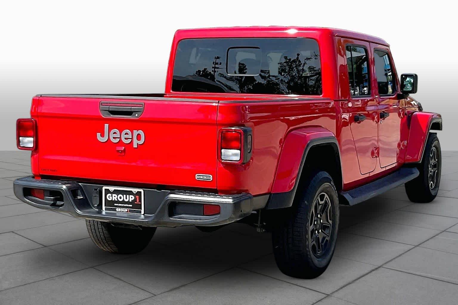 Used 2020 Firecracker Red Clearcoat Jeep Overland image 13