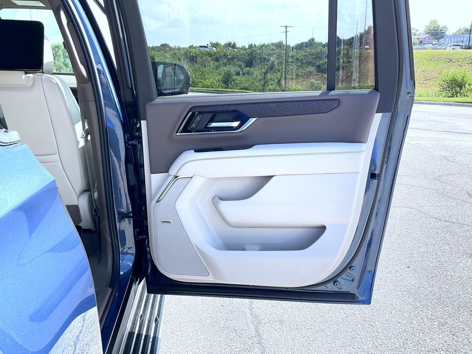 2026 GMC Yukon XL Denali - Photo 17