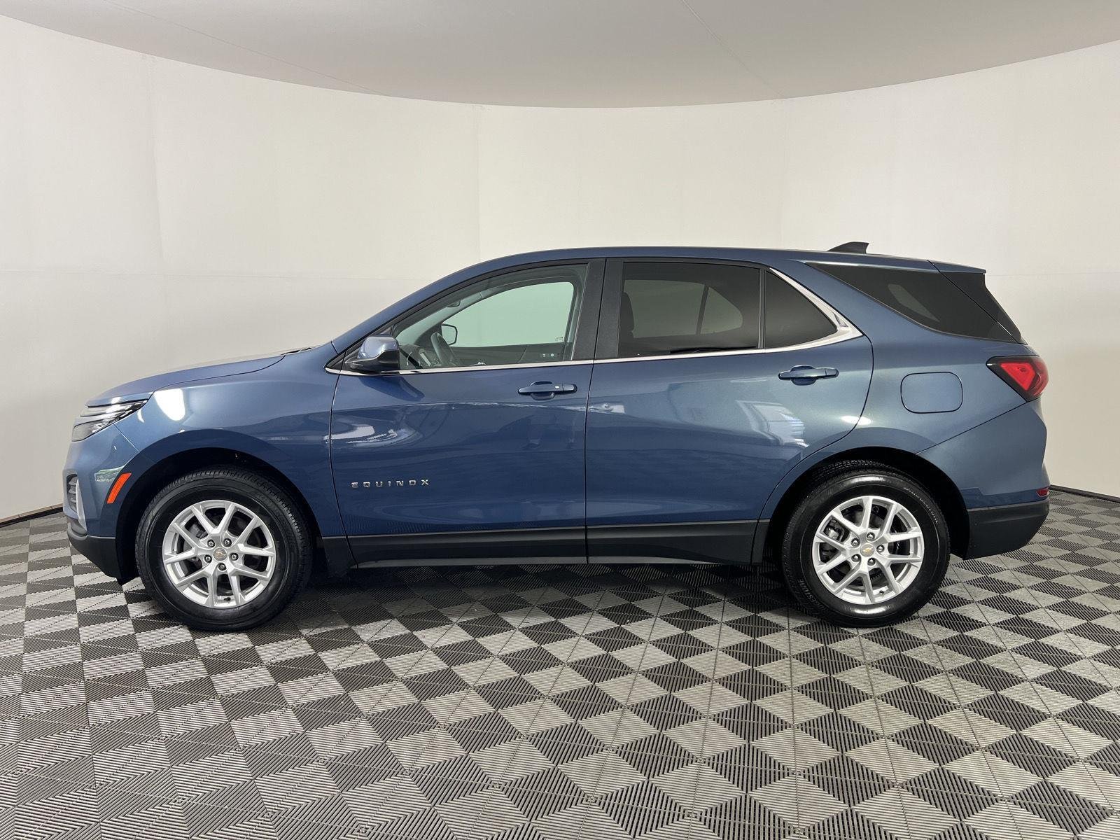 Used 2024 Lakeshore Blue Metallic Chevrolet LT image 27
