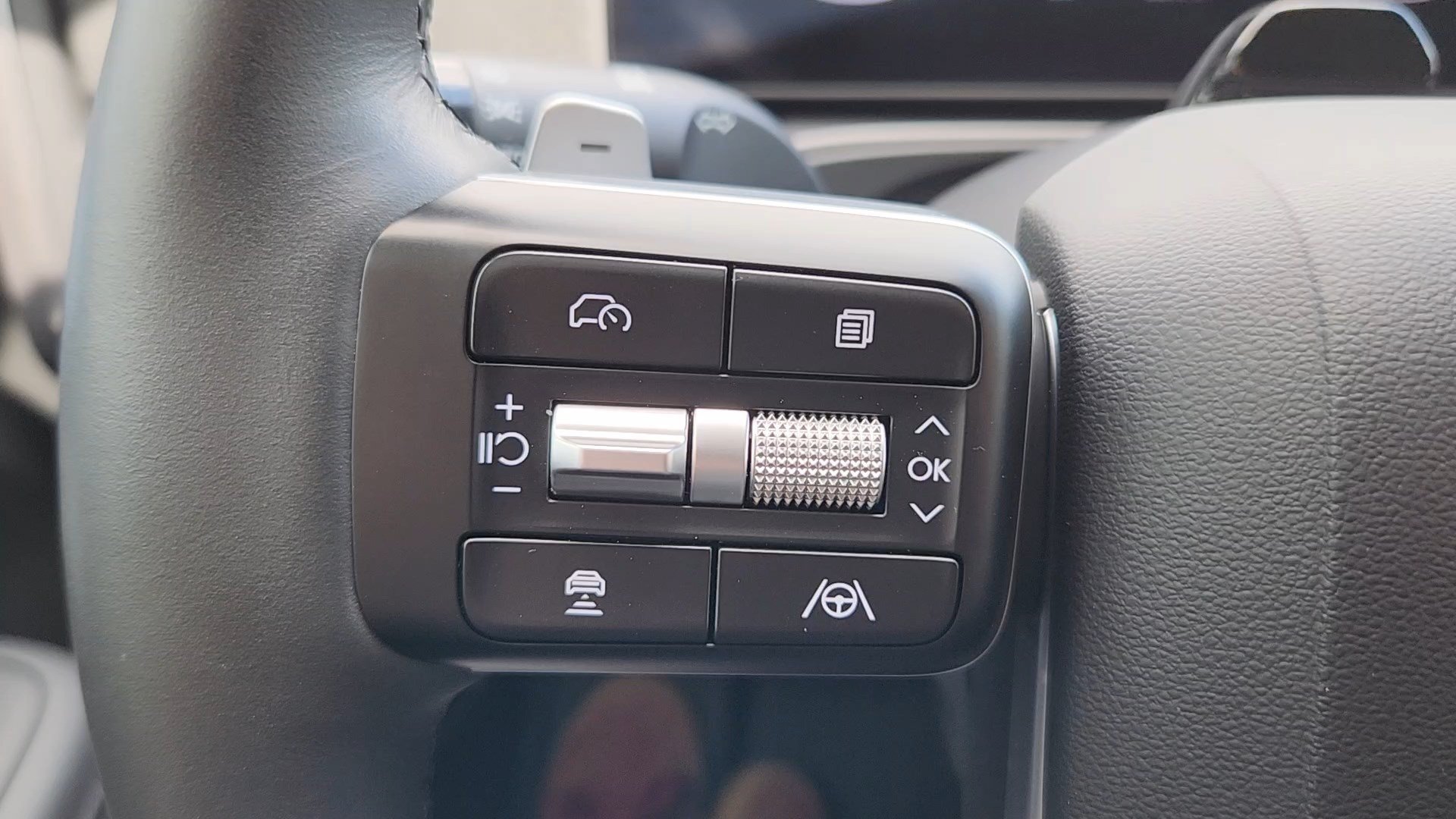 2025 Hyundai Santa Fe XRT - Photo 12