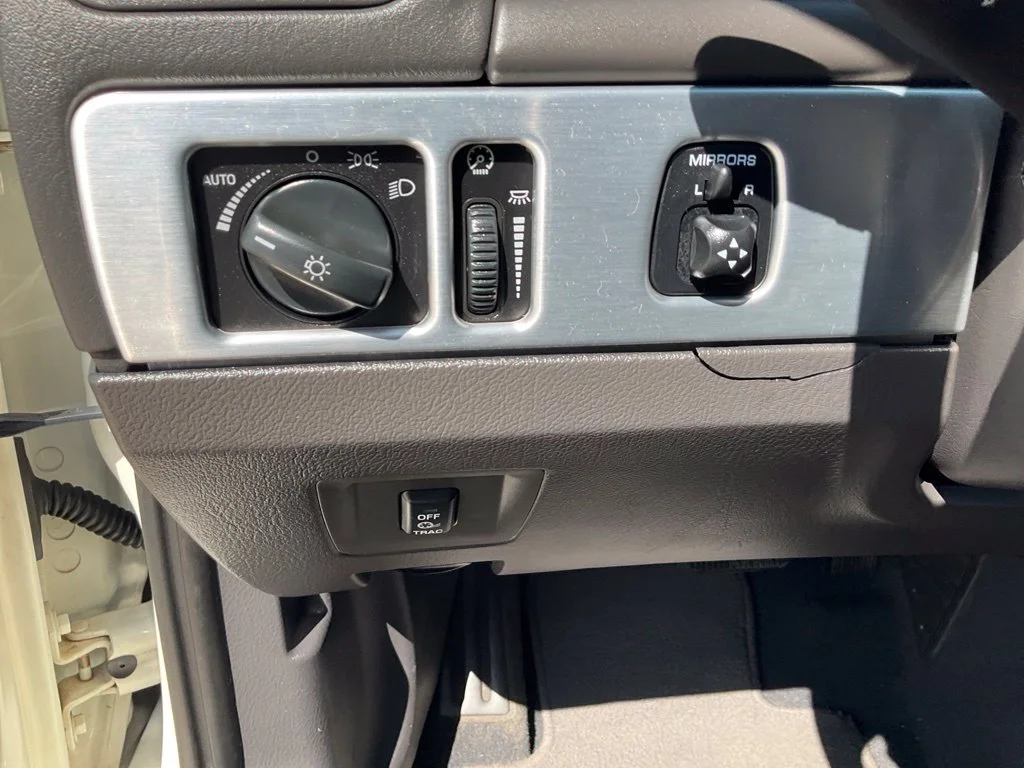 Used 2002 White Ford Base image 8