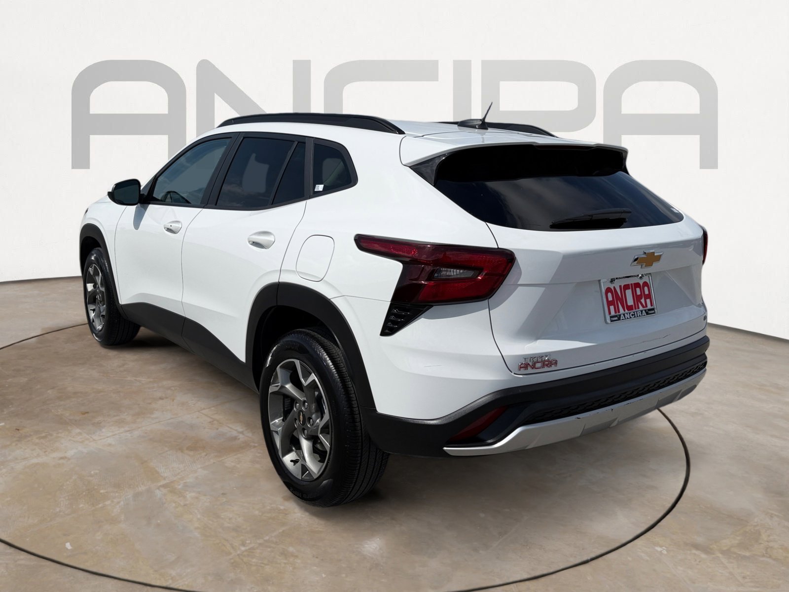 Used 2025 Summit White Chevrolet LT image 7