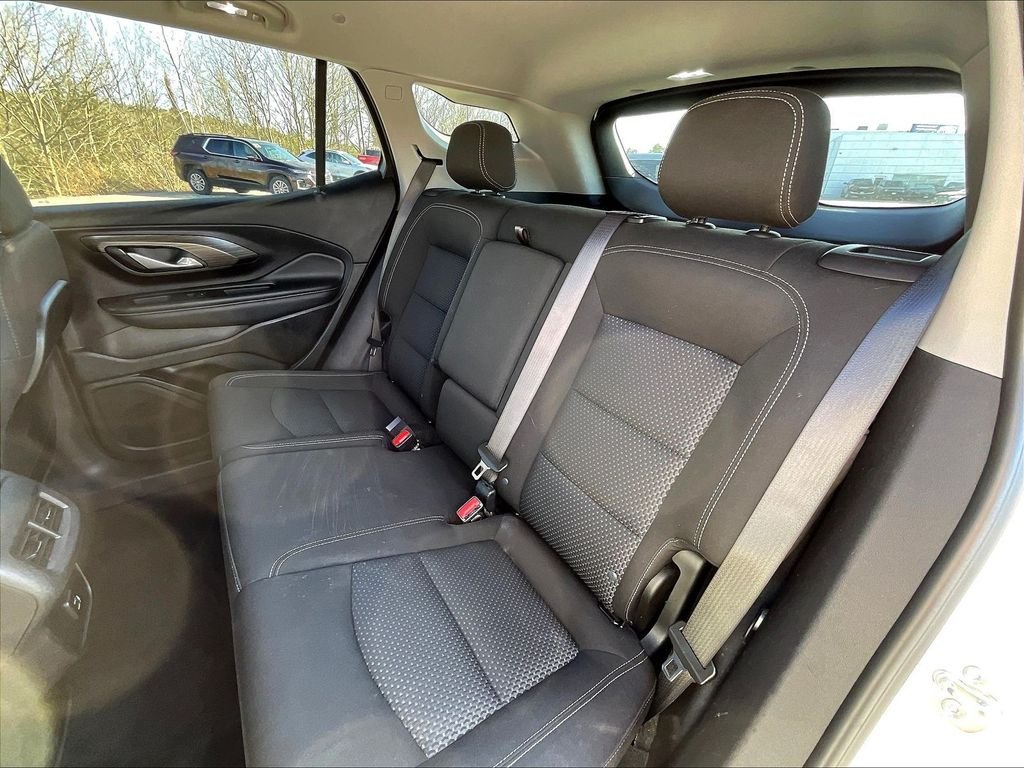 Used 2024 White GMC SLE image 14
